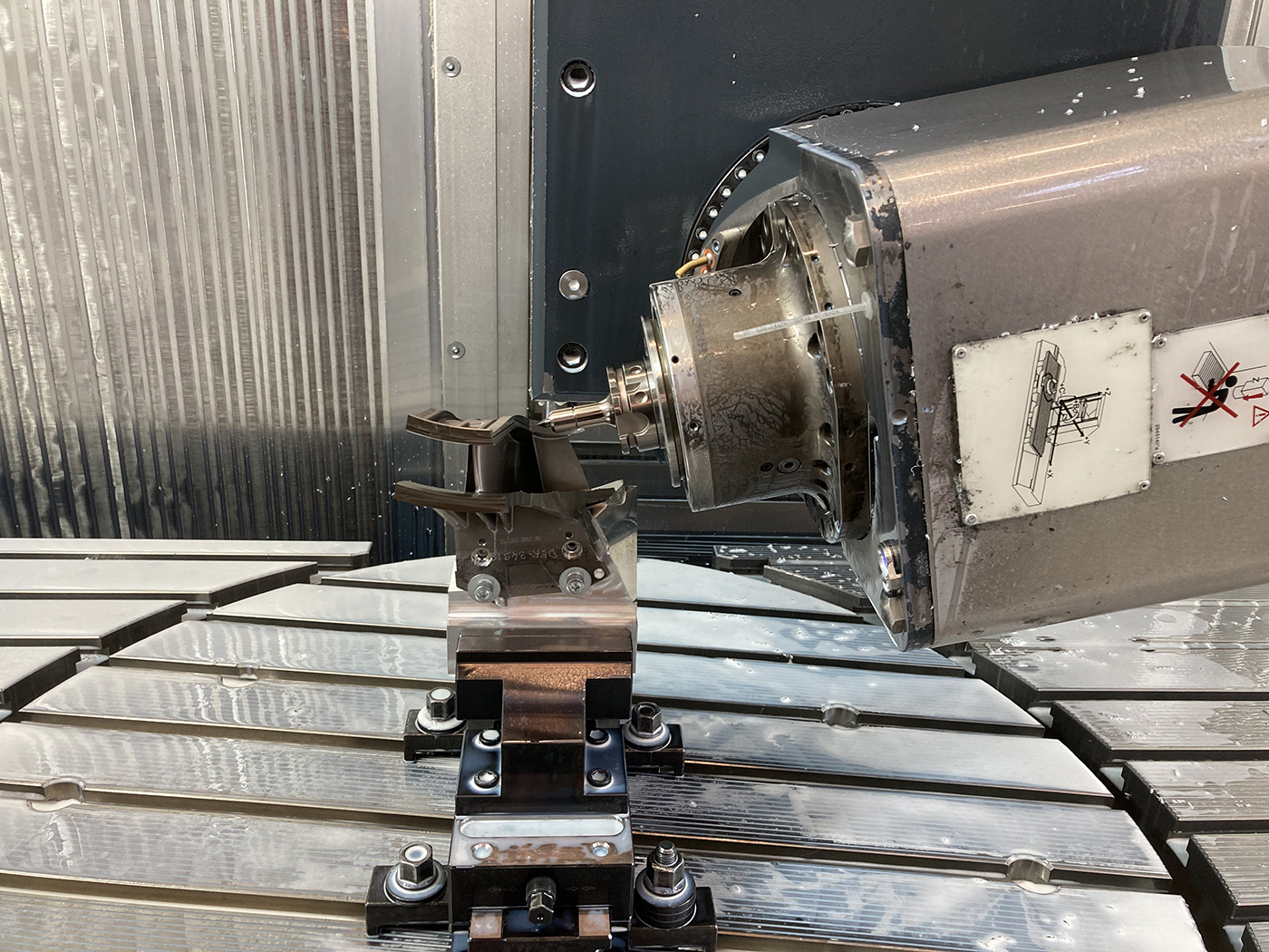 Usinage pièce 5 axes - disque aubagé - pièce moteur aéronautique - TITANE INOX INCONEL