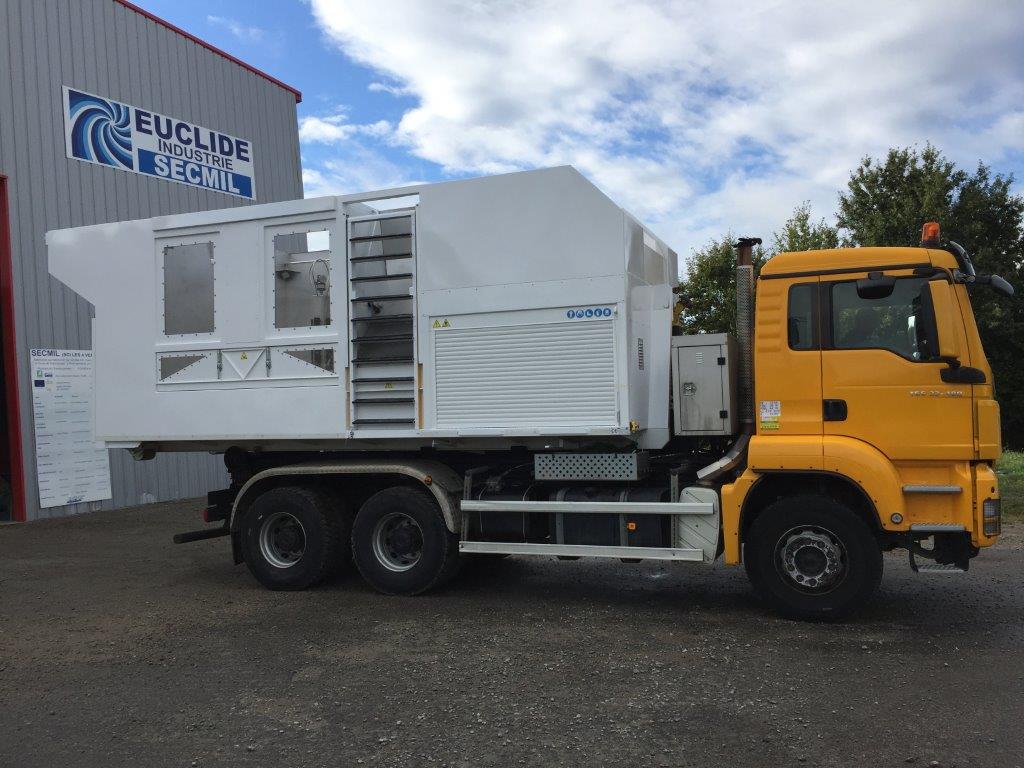 Station de lavage mobile bacs de collecte déchets tri sélectif SECLAV 6